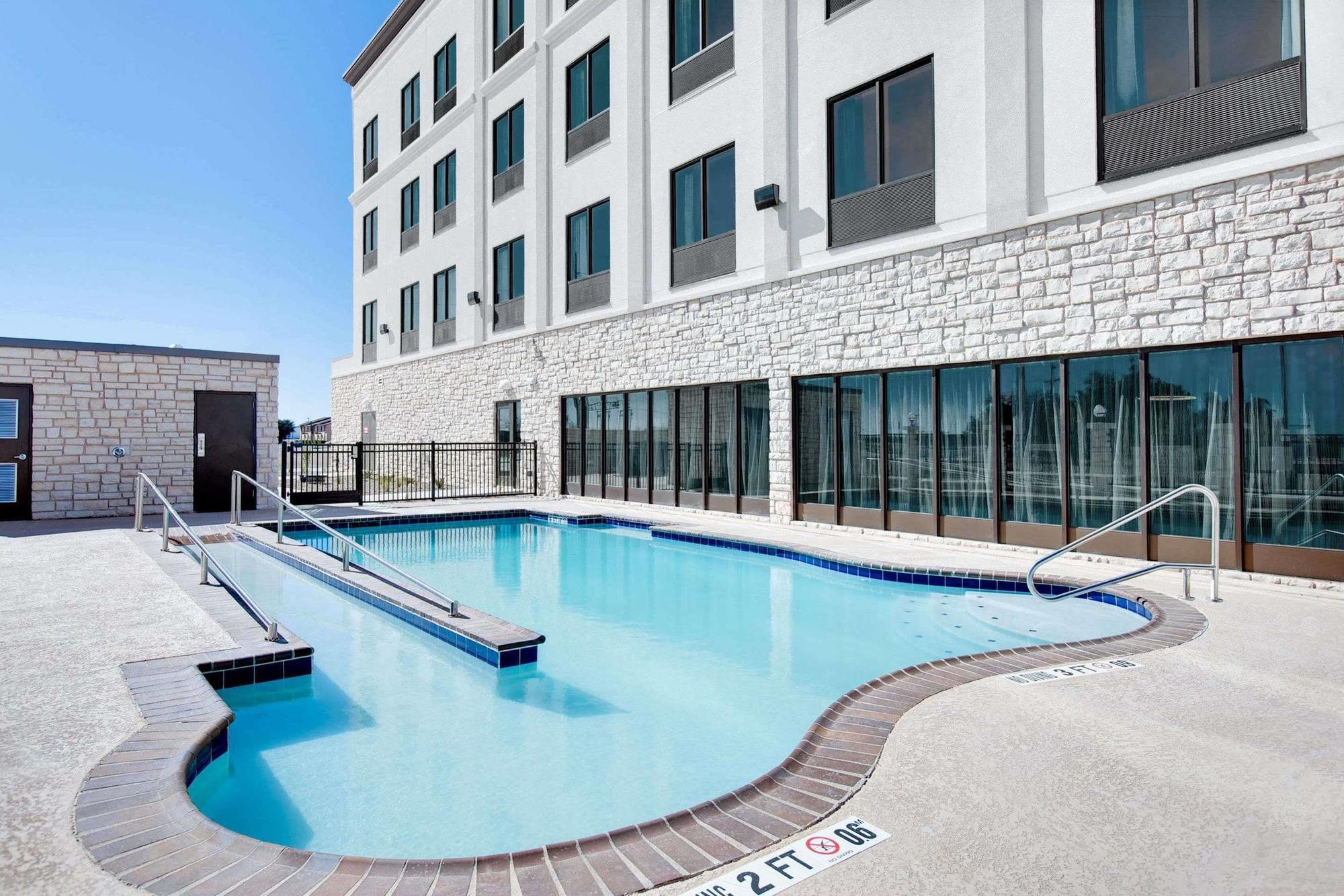 Hotel Wingate By Wyndham San Angelo Extérieur photo